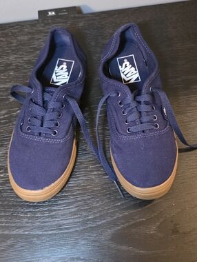 Vans Navy Blue Canvas Sneakers – Gum Sole  Excellent Cond